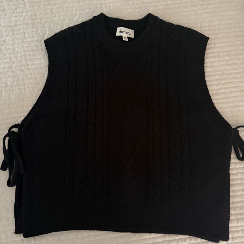 &merci Black Cable-Knit Sleeveless Crew Vest with Side Ties